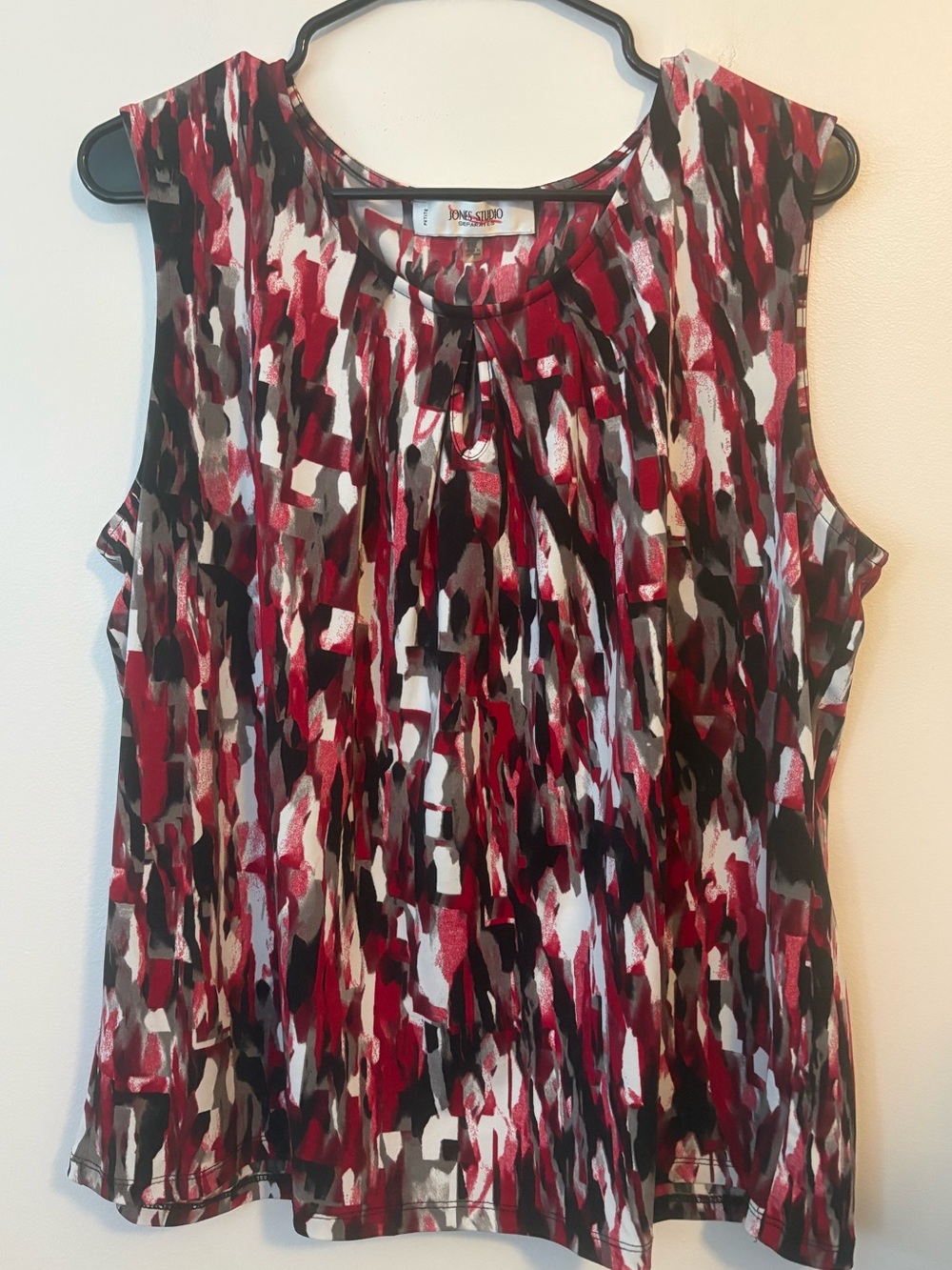 Jones Studio Petite Classic Artsy Abstract Print Sleeveless Blouse Red Black-PXL